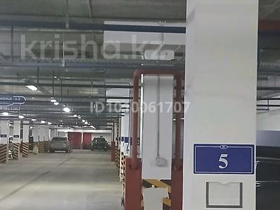 Паркинг · Туркестан 18 — Паркингтегі 2ші кіріс за 3.9 млн ₸ в Астане