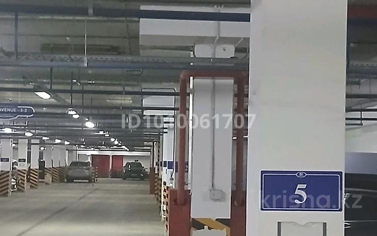 Паркинг · Туркестан 18 — Паркингтегі 2ші кіріс за 3.9 млн ₸ в Астане — фото 2