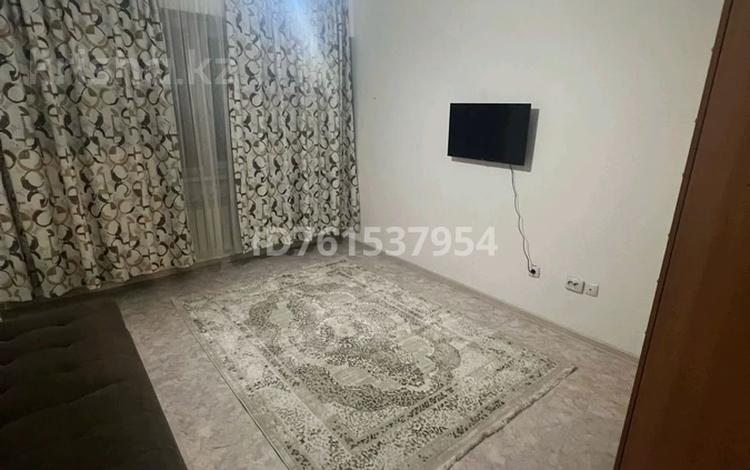 1-комнатная квартира · 40 м² · 8/9 этаж, мкр Шугыла 340/4 к5 за 190 000 ₸ в Алматы, Наурызбайский р-н — фото 2