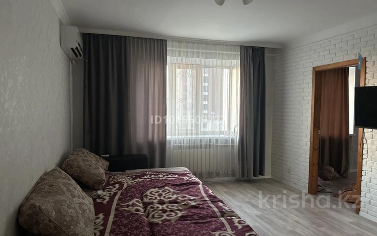 3-комнатная квартира · 90 м² · 4/5 этаж, Аймаутова 180 65 за 15 000 ₸ в Семее, Красный Кордон — фото 2