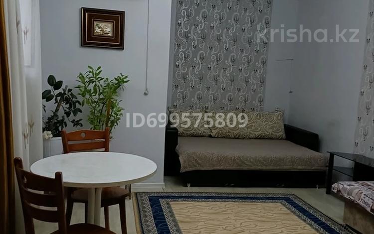2-бөлмелі пәтер · 50 м² · 1/5 қабат, 3-ш/а. 22 — Кафе "Наурыз", бағасы: 9 000 ₸ в Актау, 3-й мкр — фото 2