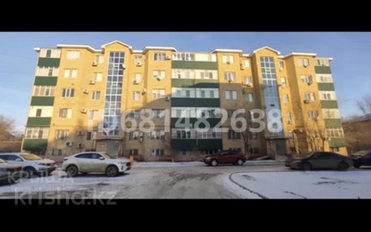2-бөлмелі пәтер · 65 м² · 2/5 қабат, Шарипова 30а — Сзади торгового дома Шалкыма, бағасы: 230 000 ₸ в Атырау — фото 2