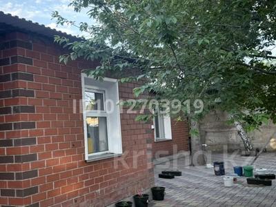 Жеке үй · 5 бөлме · 180 м² · 10 сот., мкр Фёдоровка , Грузовая 13, бағасы: 38 млн ₸ в Караганде, Казыбек би р-н