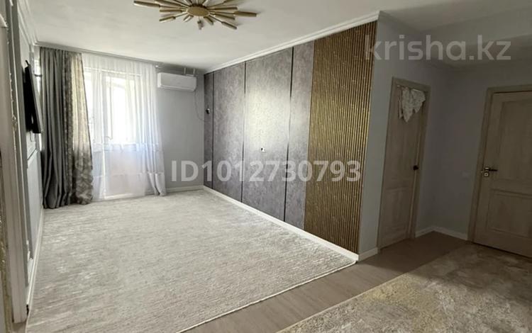3-комнатная квартира · 82 м² · 5/5 этаж, мкр Думан-2 8 — Думан 2 за 45.7 млн ₸ в Алматы, Медеуский р-н — фото 2
