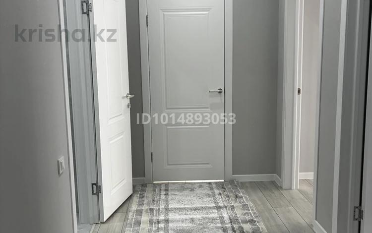 3-бөлмелі пәтер · 105 м² · 2/6 қабат, Микрорайон 4 61/1 — Омг школа, бағасы: 380 000 ₸ в Конаеве — фото 3