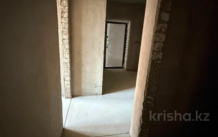 2-комнатная квартира · 60.6 м² · 2/5 этаж, микрорайон Алтын орда (бывш. Батыс-2) за 17.5 млн ₸ в Актобе — фото 2