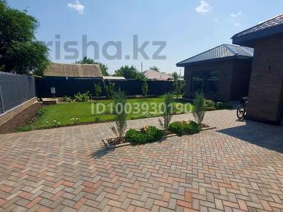 Отдельный дом · 4 комнаты · 160 м² · 7 сот., Карбышева за 99 млн ₸ в Уральске