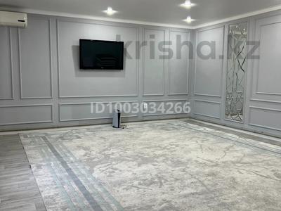 Отдельный дом · 2 комнаты · 180 м² · 10 сот., мкр Атырау, Акарыс 8 за 35 млн 〒