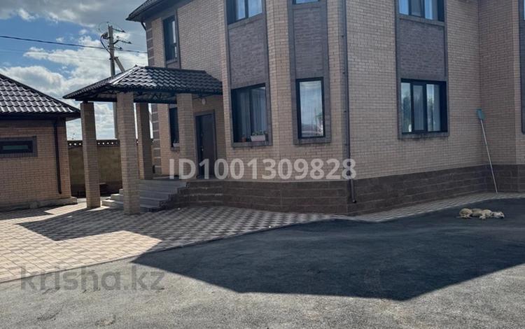 Жеке үй · 5 бөлме · 250 м², Сабита Муканова 52, бағасы: 150 000 ₸ в Косшы — фото 20