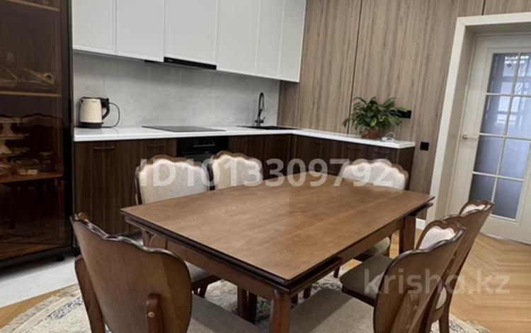 3-комнатная квартира · 100 м² · 1/10 этаж, Тұран 67 за 700 000 ₸ в Астане, Нура р-н — фото 2