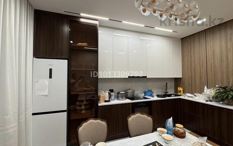 3-комнатная квартира · 100 м² · 1/10 этаж, Тұран 67 за 650 000 ₸ в Астане, Нура р-н — фото 15