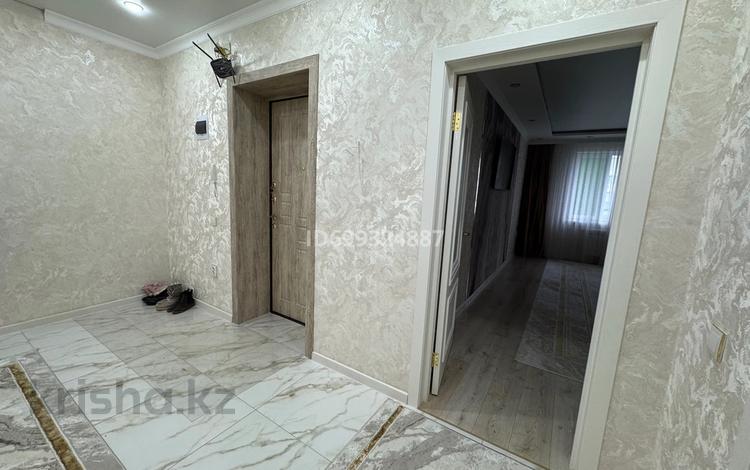 2-бөлмелі пәтер · 80 м² · 1/5 қабат, Желтоксан 1/6 — Рынок Караван, бағасы: 35 млн ₸ в Уральске — фото 2