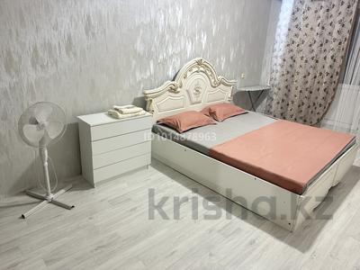1-комнатная квартира · 50 м² · 2/5 этаж, мкр 5, АБИЛХАЙРХАН 57 А — Океан остановка - Напротив Нурдаулета - Центр. Стадион - Клиника Айгерим - Воинская Часть - Акимат- Багетто кафе. за 2 000 ₸ в Актобе