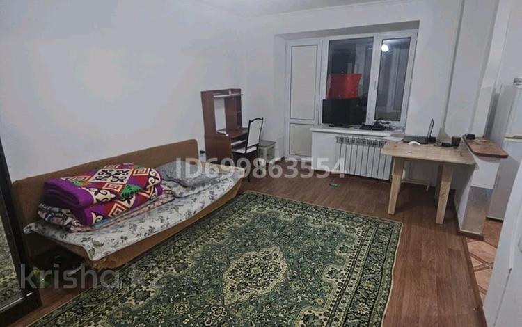 1-комнатная квартира · 28 м² · 2/5 этаж, мкр 8 72/1 — Институт Баишева за 8 млн ₸ в Актобе — фото 2