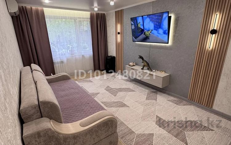 2-бөлмелі пәтер · 44 м² · 1/5 қабат, 1 ш/а, Тургенева 68, бағасы: 15.5 млн ₸ в Актобе, мкр 5 — фото 2