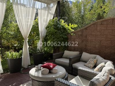 Дом · 6 комнат · 330 м², мкр Самал-3 31/1 — Мендикулова аль-Фараби за 130 000 〒 в Алматы, Медеуский р-н