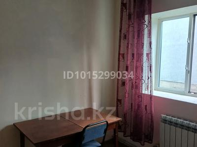 Отдельный дом · 4 комнаты · 56 м² · 1 сот., Петрова — Райымбека петрова за 140 000 ₸ в Алматы