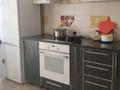 2-комнатная квартира, 60 м², 2/5 этаж помесячно, Молдагуловой за 165 000 〒 в Усть-Каменогорске — фото 2