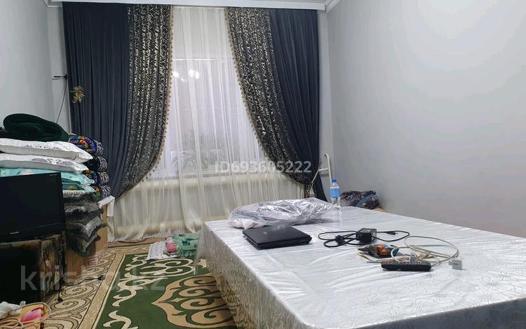 3-комнатная квартира, 67 м², 2/4 этаж, 1 мкр, 16 — жаугашты базар,сш С.Сейфуллин за 15.5 млн 〒 в Туркестане — фото 2