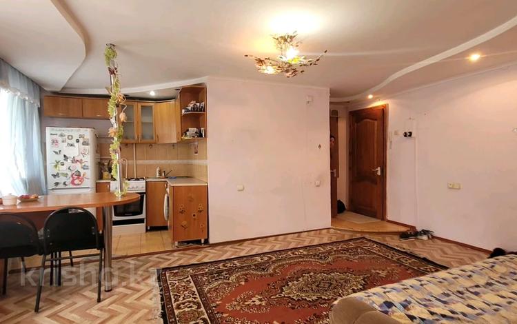 2-комнатная квартира, 41 м², 3/4 этаж, Утепбаева 4 за 13.5 млн 〒 в Семее — фото 2