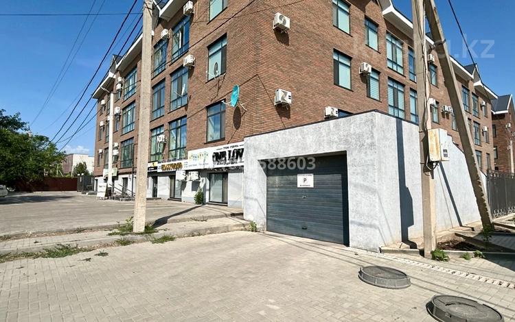 3-комнатная квартира · 120 м² · 3/3 этаж, Тауелсиздик-Есенберлина 1 — Возле клиники Уромед за 64.5 млн 〒 в Уральске — фото 29