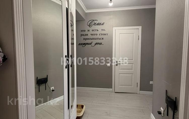 2-бөлмелі пәтер · 70 м² · 7/10 қабат, Ақсай-2 ш/а., мкр Аксай-1 11/9, бағасы: 47 млн ₸ в Алматы, Ауэзовский р-н — фото 2