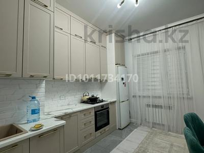 2-бөлмелі пәтер · 80 м² · 5/5 қабат, 34-й мкр — Возле дом Достык, Мангистау арена, остановка школа ниш, рядом садик и школа, бағасы: 26 млн ₸ в Актау