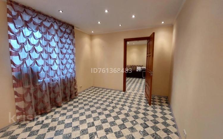 3-комнатная квартира · 57 м² · 3/5 этаж, мкр 4, Пр. Назарбаева — Ул.А.Хусаинова за 24 млн 〒 в Уральске — фото 3