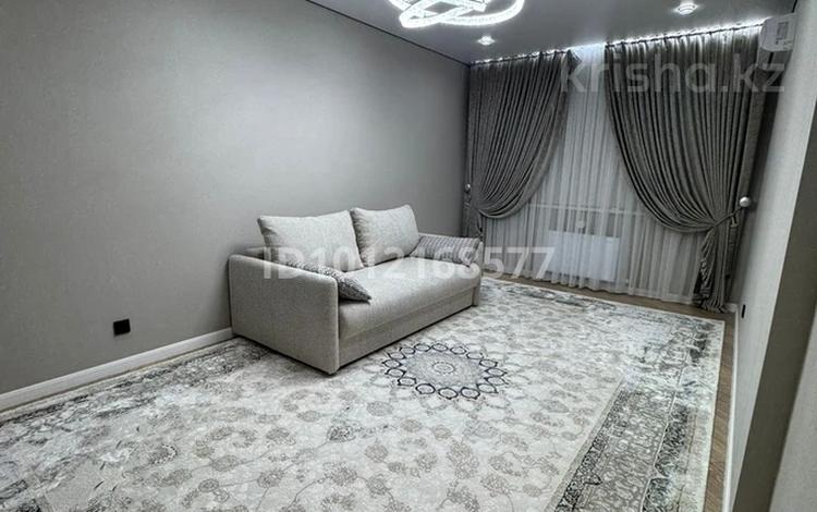 3-комнатная квартира · 88 м², ул. Алатау батыра 50А/4 за 300 000 ₸ в Шымкенте, Каратауский р-н — фото 2