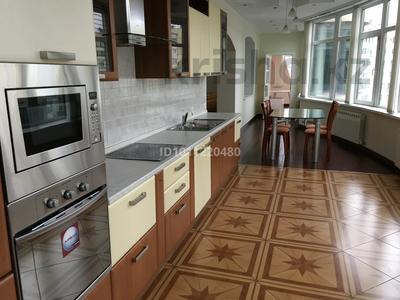 3-бөлмелі пәтер · 186.4 м² · 3/17 қабат, мкр Самал-3 25, бағасы: 185 млн ₸ в Алматы, Медеуский р-н