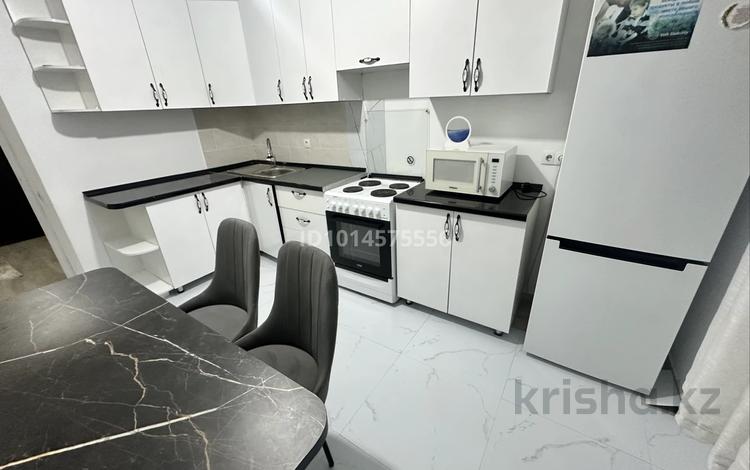 2-комнатная квартира · 60 м² · 2/12 этаж, Рахымжан Қошқарбаев 1140 — Аспан Сити Рядом Апорт Моол за 220 000 ₸ в Туздыбастау (Калинино) — фото 2