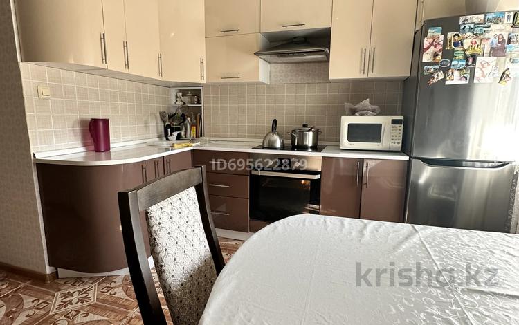 1-комнатная квартира, 35 м², 6/9 этаж помесячно, Сауран 12/1 — Алматы