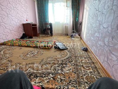 3-комнатная квартира · 68 м² · 5/5 этаж, мкр Айгуль, производственная 7 за 12 млн ₸ в Уральске