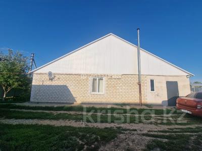 Отдельный дом · 3 комнаты · 130 м² · 11 сот., мкр. Зачаганск пгт, Мкр. Зачаганск пгт, Козы Корпеш 2 — Пересекает улицы Тумар ханым, рядом ресторан Жеруйык за 28 млн 〒 в Уральске