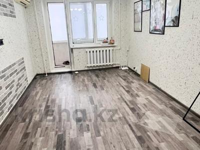 2-комнатная квартира · 51.5 м² · 9/9 этаж, мкр Строитель за 17.5 млн 〒 в Уральске