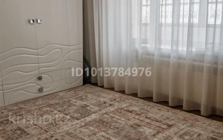 1-бөлмелі пәтер · 38 м² · 4/5 қабат, Кайым Мухамедханова 33 45 — ЦУМ, бағасы: 30 млн ₸ в Семее — фото 2