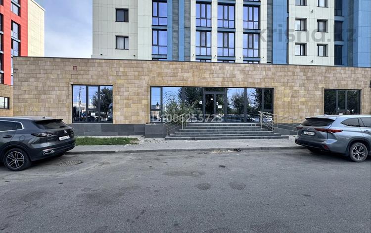 Свободное назначение, офисы, магазины и бутики, общепит, салоны красоты, медцентры и аптеки, образование, развлечения · 560 м² за 349 млн 〒 в Шымкенте, Каратауский р-н — фото 2