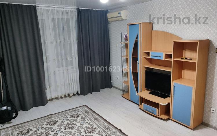 1-комнатная квартира · 38 м² · 8/9 этаж, 5 микрорайон 24 за 95 000 ₸ в Аксае — фото 2