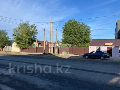 Отдельный дом · 3 комнаты · 75 м² · 4 сот., ул. Акимжанова 121 за 27 млн ₸ в Актобе, мкр. Курмыш