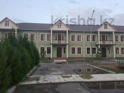 4-комнатная квартира · 300 м² · 2/2 этаж, Кашаганова 25в за 500 000 ₸ в Таразе