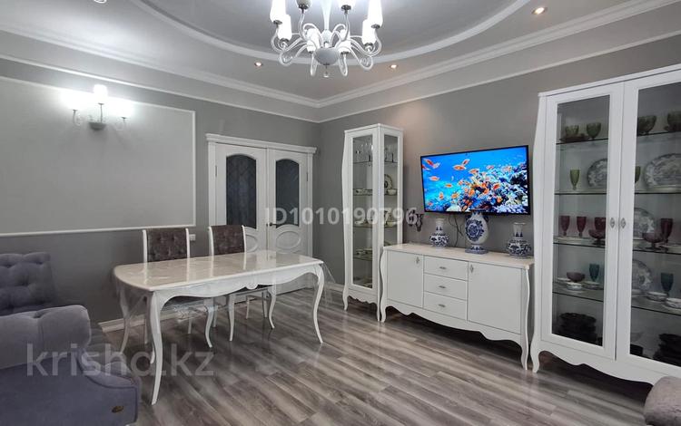 3-комнатная квартира · 90 м² · 5/6 этаж, Домалак ана 11 за 600 000 ₸ в Астане, Нура р-н — фото 2