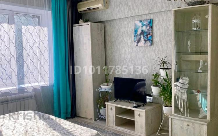 1-бөлмелі пәтер · 35 м² · 1/5 қабат, Тимирязева 113 — ул. Розыбакиева, бағасы: 18 500 ₸ в Алматы, Бостандыкский р-н — фото 3