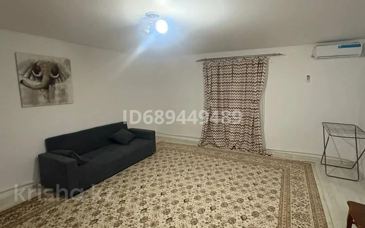 Отдельный дом · 1 комната · 40 м², А.Оралов за 80 000 ₸ в Атырау — фото 15