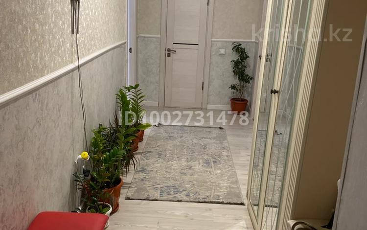2-бөлмелі пәтер · 60 м² · 4/4 қабат, мкр Нурсая 9 — 5000 тысячи мелочей, бағасы: 18 млн ₸ в Атырау — фото 2