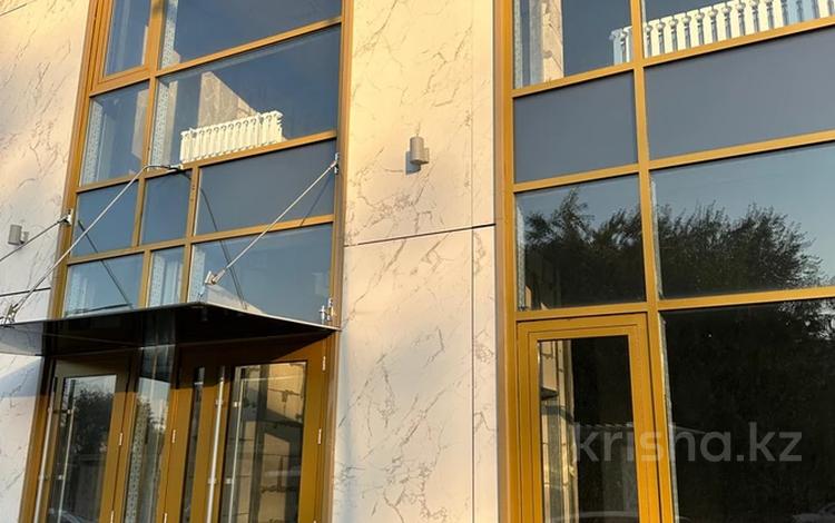 Свободное назначение, офисы, магазины и бутики, салоны красоты, медцентры и аптеки, образование, развлечения · 304 м² за 562 млн ₸ в Алматы, Ауэзовский р-н — фото 2