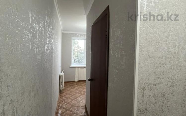 1-комнатная квартира · 33 м² · 5/5 этаж, мкр 8, Гришина 72/1 — 101 стрелковой дивизии за 6.6 млн ₸ в Актобе — фото 2