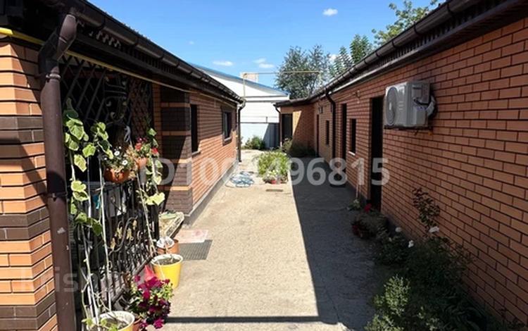 Отдельный дом · 4 комнаты · 150 м² · 6 сот., Бурабай 4 — Кобозева 4 за 38 млн 〒 в Актобе, мкр. Курмыш — фото 15
