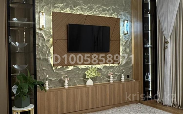 7-бөлмелі пәтер · 250 м², Данеш Ракышева 14 — Диана кафе, бағасы: 1.1 млн 〒 в  — фото 2