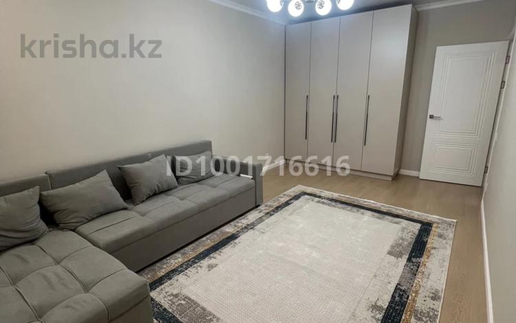 1-бөлмелі пәтер · 40 м² · 3/12 қабат, Райымбека 210/5, бағасы: 300 000 ₸ в Алматы, Алмалинский р-н — фото 2