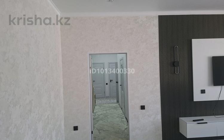 2-бөлмелі пәтер · 71.3 м² · 4/5 қабат, мкр. Алтын орда 360А, бағасы: 32 млн ₸ в Актобе — фото 2